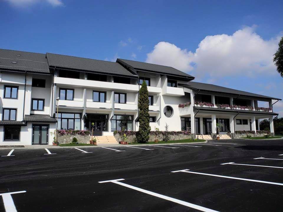 Condor Resort Dulcesti Esterno foto